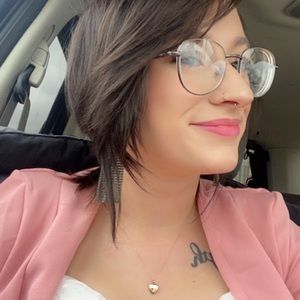 Meet your Posher, Rebecca